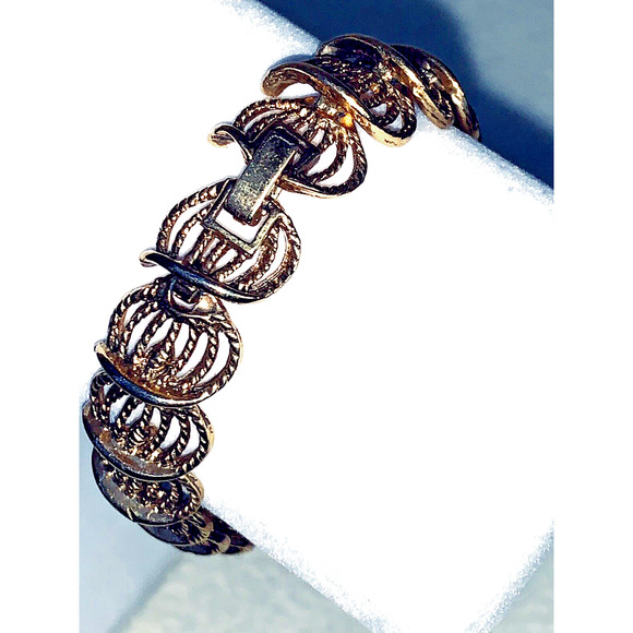 Vtg Napier 8” Gold Tone Link Bracelet Interesting Shell-like Unique Feminine - Picture 1 of 9